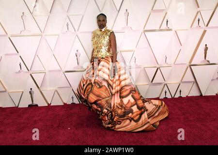 Billy porter marchant sur le tapis rouge lors du 92ème prix annuel de l'Académie qui s'est tenu au Dolby Theatre à Hollywood, en Californie, le 9 février 2020. (Photo de Athanlee B. Mirador/Sipa États-Unis) Banque D'Images