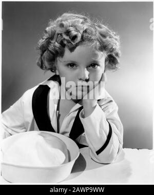 1936 , Etats-Unis : L'enfant actrice SHIRLEY TEMPLE ( 1928-2014 ), pubblica encore pour le film CAPITAINE JANVIER ( Capitan Gennaio ) par David Butler - M Banque D'Images