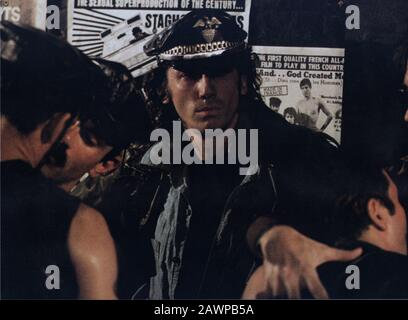 1980 , USA : acteur RICHARD COX comme gay Serial Killer , scène au club de nuit RAMROD , New York, en CROISIÈRE par William Friedkin , à partir d'un roman de G Banque D'Images