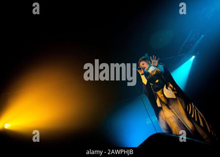 Le groupe pop belge SX singerr, Stefanie Callebaut, est vu en direct au Hard Club de Porto. Banque D'Images