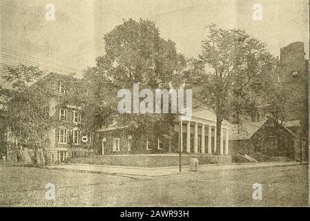 Old Maryland 1913-1914 . ail3illMSv^^ UNIVERSITÉ DU MARYLAND, BALTIMORE, MD. HON. Phillips LEE GOLDSBOROUGH, gouverneur du Maryland, chancelier THOMAS FELL, A.M., Ph.D., LL. D., D. C. L., PROVOST. ST. JOHNS COLLEGE. Annapolis. Md. (,^°|^*---,3) Iond i6o6. Cours classiques et scientifiques menant à r;grees. Avantages spéciaux pour les stu-dents qui se sont desseants pour étudier les professions. Service militaire sous les officiers de l'armée. Aussi préparatoire.École fnr hoys s'adaptant pour St. Johns ou d'autres collèges. Terme commence Sepi Imbcr :;i. .adresse THOMAS EST TOMBÉ. Doctorat. LL.D., D.C.L.. Président. DÉPARTEMENT DE Banque D'Images