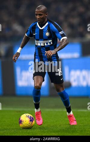 Milan, Italie - 09 février 2020: Ashley Young du FC Internazionale en action pendant le match de football de Serie A entre le FC Internazionale et l'AC Milan. Crédit: Nicolò Campo/Alay Live News Banque D'Images