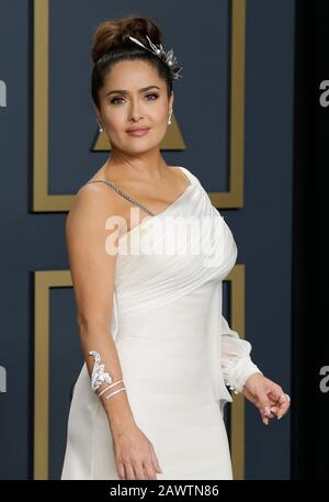 Los Angeles, États-Unis. 9 février 2020. Salma Hayek apparaît en arrière-plan lors de la 92ème édition annuelle des Academy Awards à l'hôtel Loews Hollywood dans la section hollywoodienne de Los Angeles le dimanche 9 février 2020. Photo de John Angelillo/UPI crédit: UPI/Alay Live News Banque D'Images