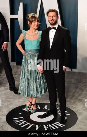 Joanna Newsom et Andy Samberg assistent au Vanity Fair Oscar Party qui s'est tenu au Wallis Annenberg Center for the Performing Arts à Beverly Hills, Los Angeles, Californie, États-Unis. Banque D'Images