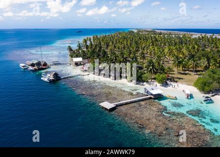 Village De Tetamanu À L'Atoll De Fakarava, Tuamotu Archipel, Polynésie Française Banque D'Images