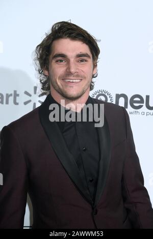 Los Angeles, Californie, États-Unis. 9 février 2020. Los Angeles, Californie, États-Unis. 9 février 2020. RJ Mitte assiste au Elton John AIDS Foundation Oscar Viewing Party le 9 février 2020 à Los Angeles, en Californie. Photo: Imagespace Credit: Mediapunch Inc/Alay Live News Banque D'Images