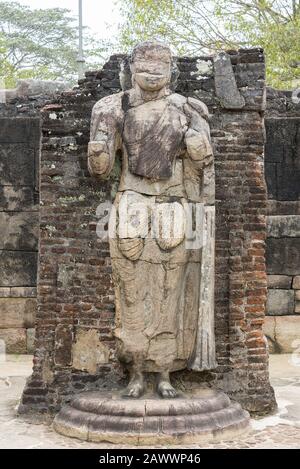 Polonnaruwa, Sri Lanka: 03/17/2019: Ancienne ville de Polonnaruwa temple des restes de dent de l'ancienne ville de jardin patrimoine mondial site de l'UNESCO. Banque D'Images