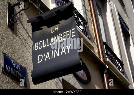 Ancien signe de la boulangerie Ainay, quartier Ainay, Lyon, France Banque D'Images