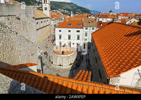 La Grande fontaine Onofrio ou la grande fontaine d'Onofrio à l'intérieur des murs de la vieille ville, Dubrovnik, Croatie Banque D'Images