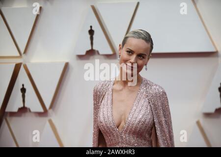 (200210) -- LOS ANGELES, 10 février 2020 (Xinhua) -- Brie Larson arrive pour le tapis rouge des 92ème Academy Awards au Dolby Theatre de Los Angeles, aux États-Unis, le 9 février 2020. (Xinhua/Li Ying) Banque D'Images