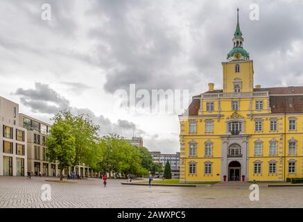 Vu l'église à Oldenburg, une ville indépendante en Basse-Saxe, Allemagne Banque D'Images