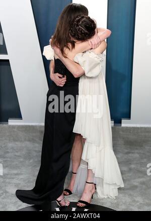 Beverly HILLS, LOS ANGELES, CALIFORNIE, États-Unis - FÉVRIER 09: Rainey Qualley et Margaret Qualley arrivent au salon De La Vanité 2020 Oscar Party tenu au Wallis Annenberg Center for the Performing Arts le 9 février 2020 à Beverly Hills, Los Angeles, Californie, États-Unis. (Photo De Xavier Collin/Image Press Agency) Banque D'Images