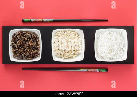 Riz sauvage, brun et blanc cuit Banque D'Images