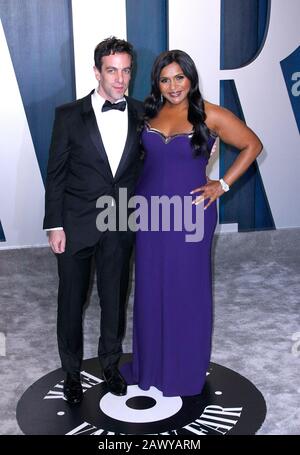 Los Angeles, États-Unis. 9 février 2020. Los ANGELES, CA - FÉVRIER 09: BJ Novak et Mindy Kaling assiste à la Vanity Fair Oscar Party au Wallis Annenberg Center for the Performing Arts le 9 février 2020 à Los Angeles, Californie. Crédit: Imagespace/Alay Live News Banque D'Images