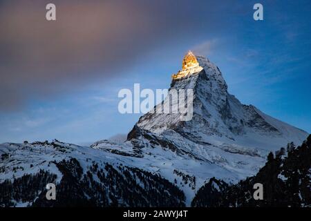 Lever du soleil sur Matterhorn pic Alpes suisses Banque D'Images