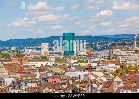 Zurich, Suisse - 10 juin 2017 : Tour principale, Zurich, Suisse avec paysage urbain Banque D'Images