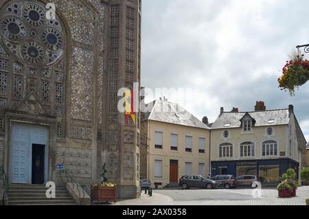 La ville historique de Domfront, ancienne commune française, située dans le département de l'Orne Banque D'Images