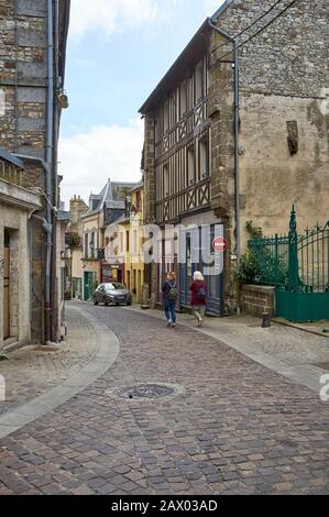 La ville historique de Domfront, ancienne commune française, située dans le département de l'Orne Banque D'Images