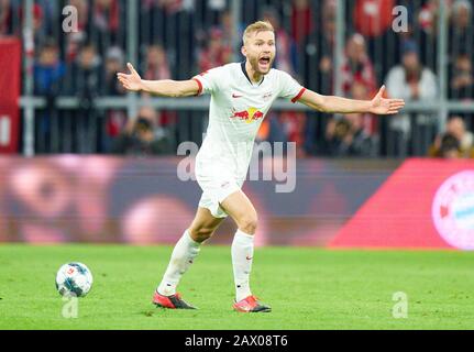 Football Munich - Leipzig, Munich 09 Février 2020. Konrad LAIMER, RB Leipzig 27 FC BAYERN MUNICH - RB LEIPZIG 0-0 - la RÉGLEMENTATION DFL INTERDIT TOUTE UTILISATION DE PHOTOGRAPHIES comme SÉQUENCES D'IMAGES et/ou QUASI-VIDÉO - 1.Ligue allemande de football , Munich, 09 février 2020. Saison 2019/2020, Jour Du Match 21, Fcb, München, Red Bull, © Peter Schatz / Alay Live News Banque D'Images