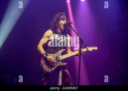 Manchester, Royaume-Uni. 9 février 20120. Michael Starr, Satchel, Lexxi Foxx et Stix Tsadinia du groupe Steel Panther se produire à l'entrepôt de Victoria de Manchester sur leur « Heavy Metal Rules » tournée britannique, Manchester 2019-02-09 . Crédit : Gary Mather/Alay Live News Banque D'Images