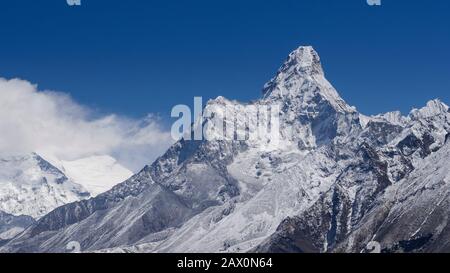 Mont Ama Dablam Dans L'Himalaya Du Népal, Everest Base Camp Trek. Banque D'Images