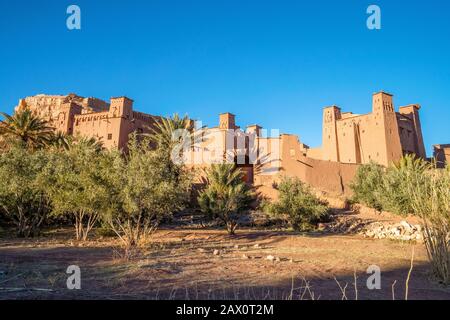 Vue panoramique sur la ville d'argile ait Ben Haddou, site classé au patrimoine de l'UNESCO au Maroc Banque D'Images