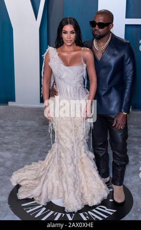 Kim Kardashian West et Kanye West assistent à la Vanity Fair Oscar Party au Wallis Annenberg Center for the Performing Arts à Beverly Hills, Los Angeles, États-Unis, le 09 février 2020. | utilisation dans le monde entier Banque D'Images