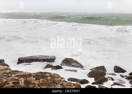 Portland Bill, Dorset. 10 février 2020. Météo au Royaume-Uni : Storm Ciara bat le littoral, Dave Hammant/Alay Live News Banque D'Images