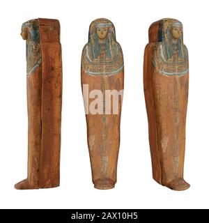 Mummy Coffin Égyptien Isolé Banque D'Images