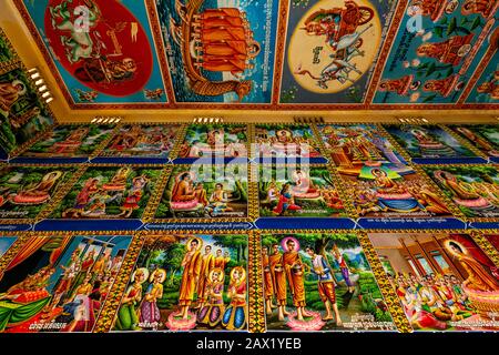 L'Intérieur Coloré Du Temple Wat Ek Phnom, Battambang, Cambodge. Banque D'Images