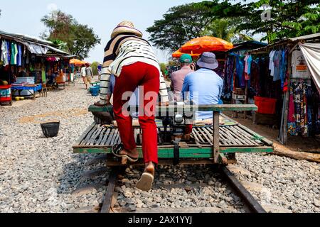 Le Bamboo Railway (Norry) , Battambang, Cambodge. Banque D'Images