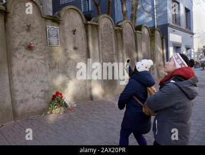 Cracovie. Cracovie. Pologne. Ancien ghetto de Cracovie dans le quartier de Podgorze. La dernière section restante du mur ghetto original à la rue Lwowska. Banque D'Images