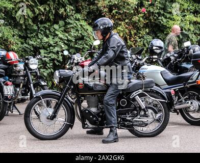 Club De Moto D'Abeille Occupé Banque D'Images