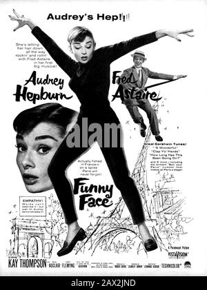 1957 , USA :L'actrice DE cinéma AUDREY HEPBURN en DRÔLE de VISAGE ( CENERENTOLA A PARIGI ) de Stanley Donen , avec FRED ASTAIRE - COMÉDIE - poster cinématographiques - locandina - chaussures - scarpe - mocassini - mocassino - Balletto - danza - danse - musicall --- Archivio GBB Banque D'Images