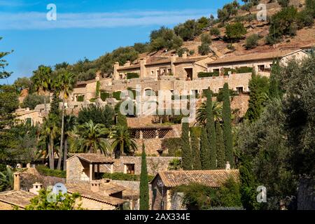 Le village de Deiˆ, au nord-ouest de l'île, Serra de Tramuntana, Hotel la Residencia, Majorque, Espagne, Banque D'Images