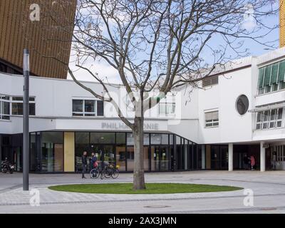 Berlin, ALLEMAGNE - 30 AVRIL 2017 : entrée à la salle De Concert Berliner Philharmonie De Berlin, qui accueille le Célèbre Orchestre Philharmonique de Berlin Banque D'Images