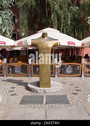 Wroclaw, POLOGNE - 14 AOÛT 2017 : le monument Dietrich Bonhoeffer À Wroclaw Banque D'Images