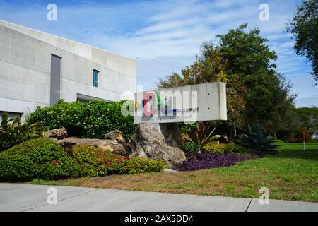 St PETERSBURG, FL -24 JAN 2020 - vue sur le musée Salvador Dali, un musée d'art situé sur le front de mer du centre-ville de Saint-Pétersbourg, Flori Banque D'Images