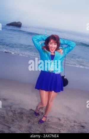 Malibu, Californie, États-Unis 7 juillet 1995 Comedian Julie Brown assiste à la première « Clueless » le 7 juillet 1995 à Leo Carrillo Beach à Malibu, Californie, États-Unis. Photo De Barry King/Alay Stock Photo Banque D'Images