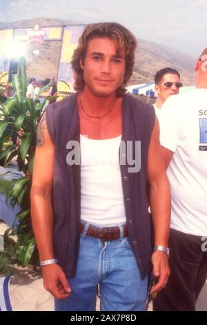 Malibu, Californie, États-Unis 7 juillet 1995 l'acteur Jaason Simmons assiste à la première « Clueless » le 7 juillet 1995 à Leo Carrillo Beach à Malibu, Californie, États-Unis. Photo De Barry King/Alay Stock Photo Banque D'Images