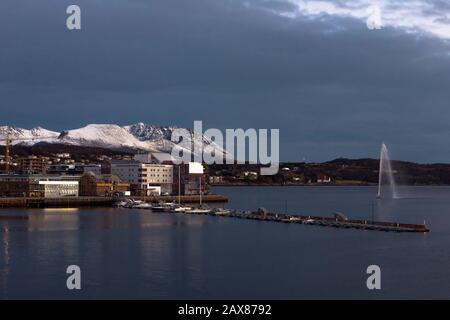 Tôt le matin à Harstad, Troms, dans le nord de la Norvège Banque D'Images