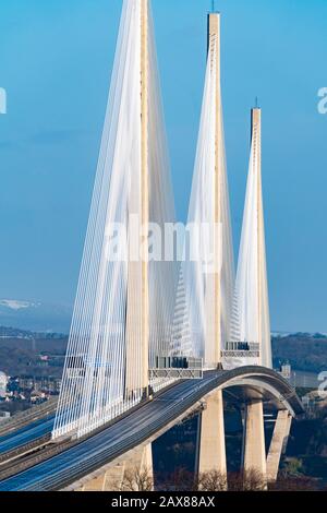 South Queensferry, Écosse, Royaume-Uni. 11 Février 2020. Le pont Queensferry Crossing est fermé à toute la circulation dans les deux sens en raison du risque de chute de glace des câbles de support supérieurs. Plusieurs voitures ont été endommagées par la chute de glace pendant la tempête Ciara.le trafic est détourné via le pont Kincardine. Iain Masterton/Alay Live News. Banque D'Images