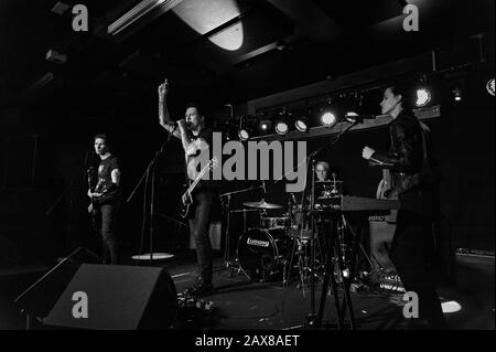 Wolverhampton, Royaume-Uni. 28 Juin 2019. Les acteurs s'exécutent dans les salles de slade. © Ken Harrison Banque D'Images