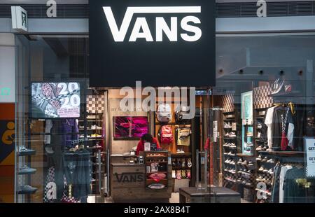 vans retail store