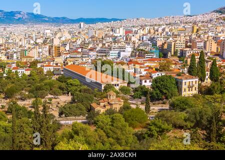 Athènes, Grèce vue aérienne Du Stoa d'Attalos et de l'Eglise des Saints Apôtres et panorama de la ville Banque D'Images