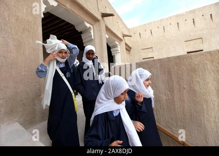 Étudiantes à Ajman, Emirats Arabes Unis. Banque D'Images