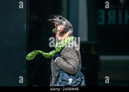 Preston, Lancashire. Royaume-Uni 11 février 2020. Froid, humide. Le vent commence à la journée dans le centre-ville. Crédit: MWI/AlamyLiveNews Banque D'Images