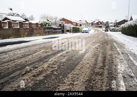 De fortes chutes de neige ont frappé Stoke on Trent dans les West Midlands après une tempête qui a soudain frappé la ville dans la glace et la neige, un blizzard neigeux Banque D'Images