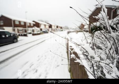 De fortes chutes de neige ont frappé Stoke on Trent dans les West Midlands après une tempête qui a soudain frappé la ville dans la glace et la neige, un blizzard neigeux Banque D'Images