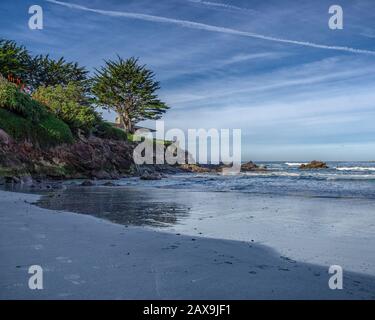 Carmel, CA, États-Unis, 14 janvier 2020: La Clinton Walker House est assise le long de la côte du Pacifique, elle a été construite en 1951 par l'architecte Frank Lloyd Wright. Banque D'Images